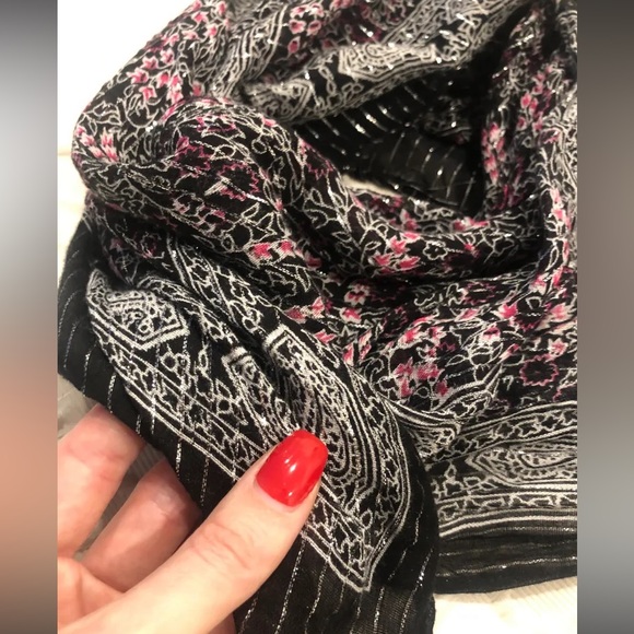 Le Château square scarf - Picture 2 of 3